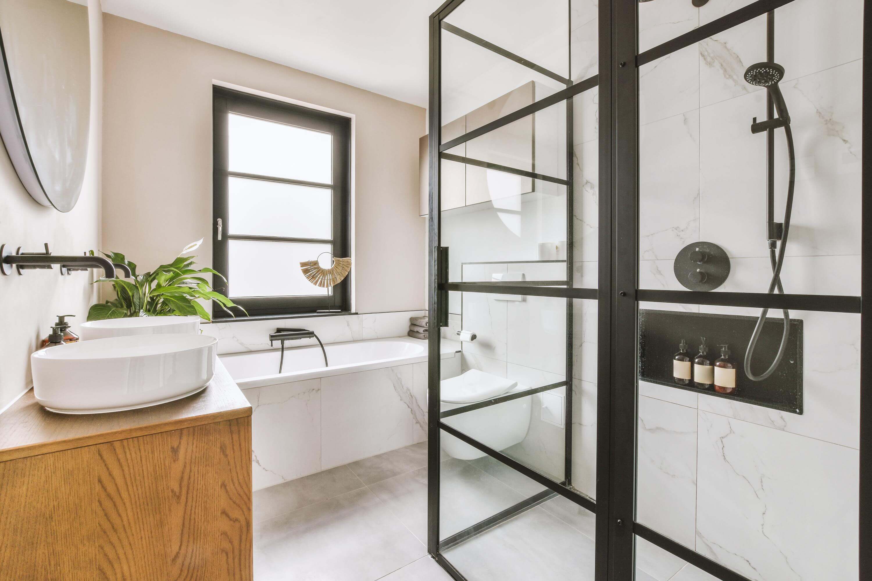 Badkamer-met-douche-Malle